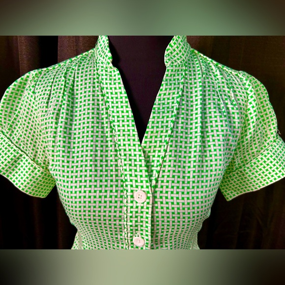 SALE: Vintage Y2K Banana Republic Green, White Gingham Blouse, Size XS - Picture 2 of 7